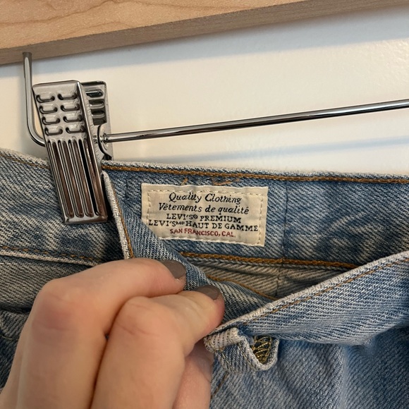 Levi’s 501 Shorts - Picture 2 of 6